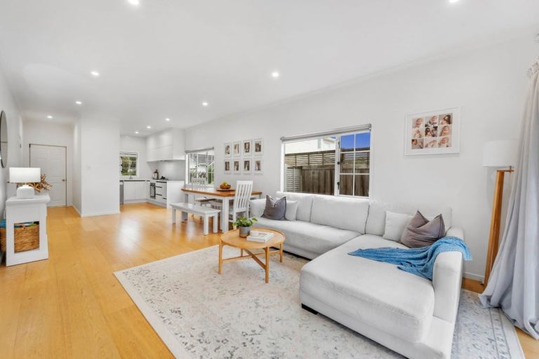 Photo of property in 15 Mulvaney Crescent, Henderson, Auckland, 0612