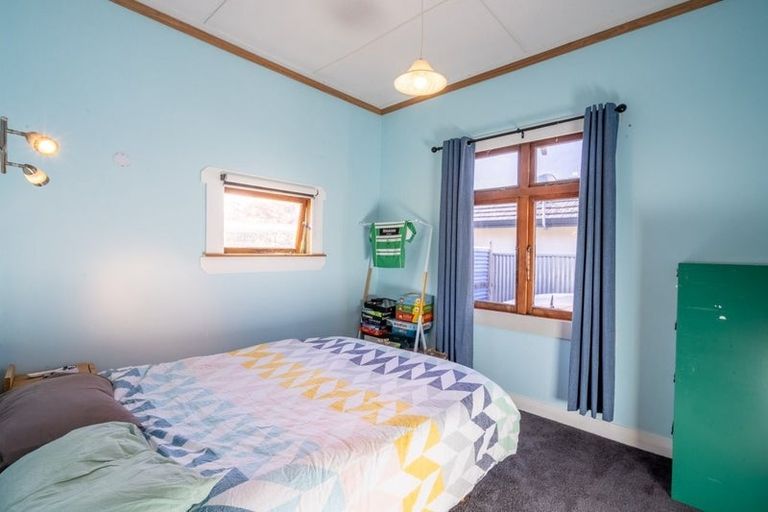 Photo of property in 37 Shamrock Street, Takaro, Palmerston North, 4412