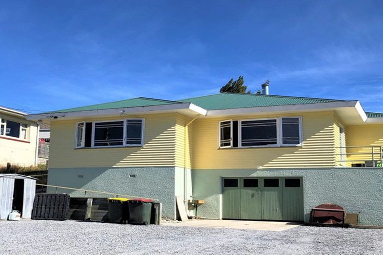 Photo of property in 6 Ross Street, Balclutha, 9230