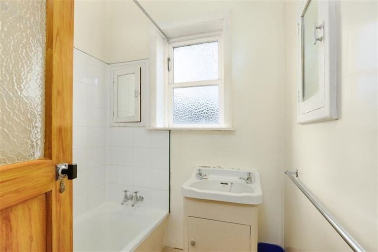 Photo of property in 8 Holyrood Avenue, Wakari, Dunedin, 9010