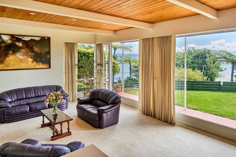 Photo of property in 45 Walter Road, Lowry Bay, Lower Hutt, 5013