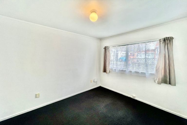 Photo of property in 20 Caspian Close, New Lynn, Auckland, 0600