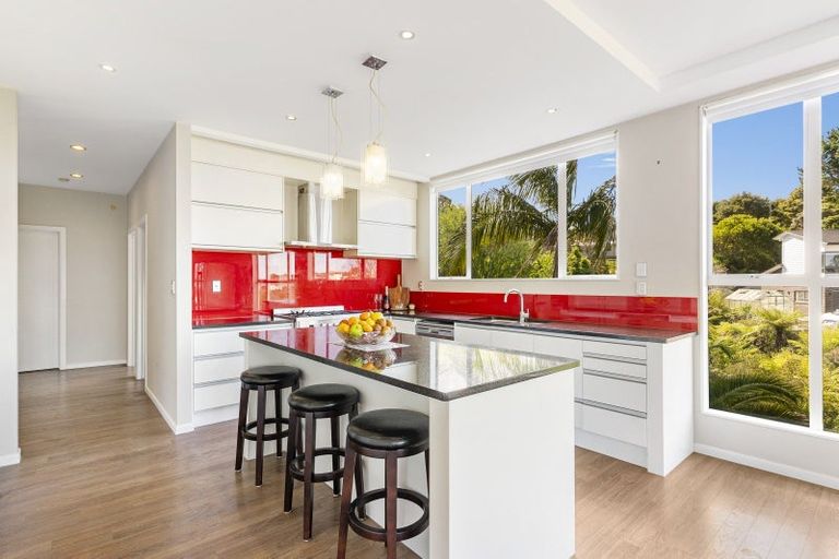 Photo of property in 43 Zara Court, Windsor Park, Auckland, 0632