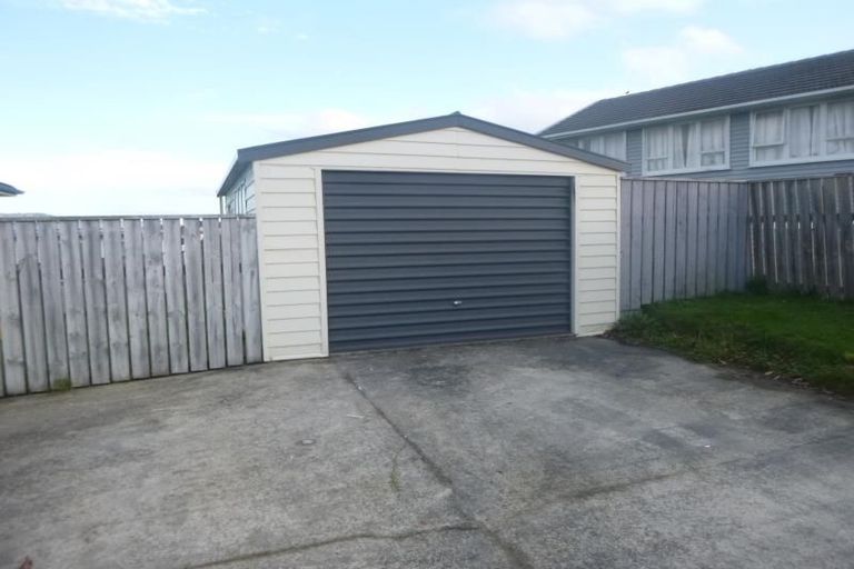 Photo of property in 18 Takapuwahia Drive, Takapuwahia, Porirua, 5022