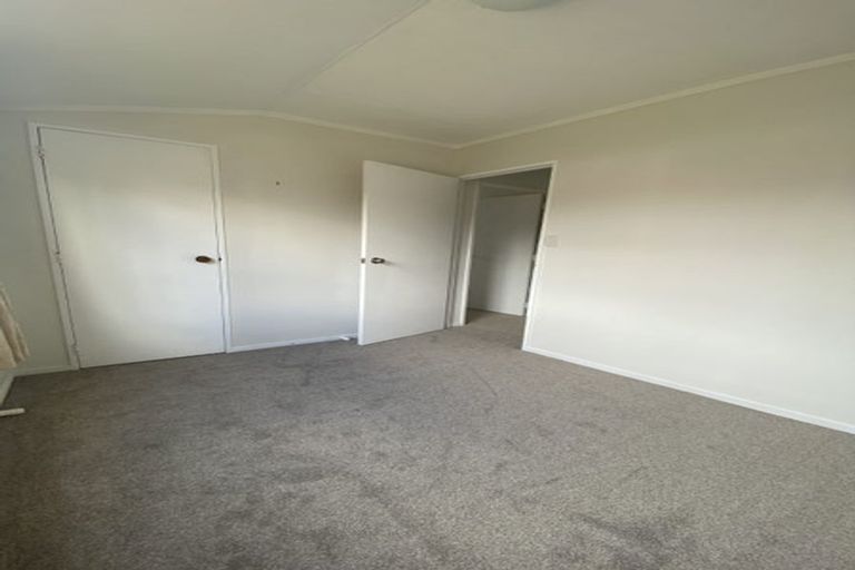 Photo of property in 37 Seaward Place, Wattle Downs, Auckland, 2103
