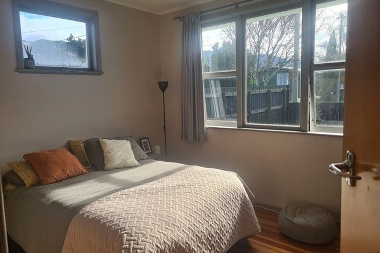 Photo of property in 64 Brandon Street, Featherston, 5710