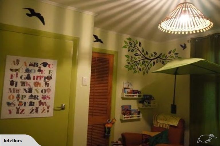 Photo of property in 28 Porterfield Street, Macandrew Bay, Dunedin, 9014