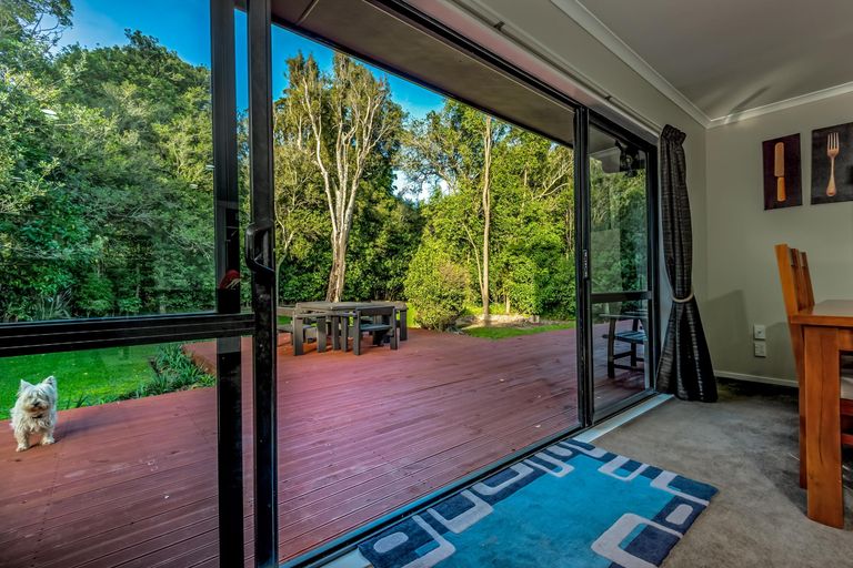 Photo of property in 402 Turitea Road, Turitea, Palmerston North, 4472