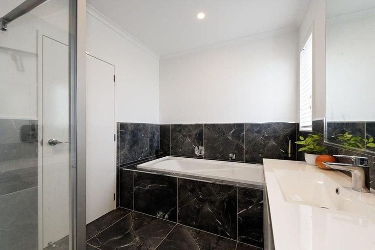 Photo of property in 29 Whenuapai Drive, Whenuapai, Auckland, 0618