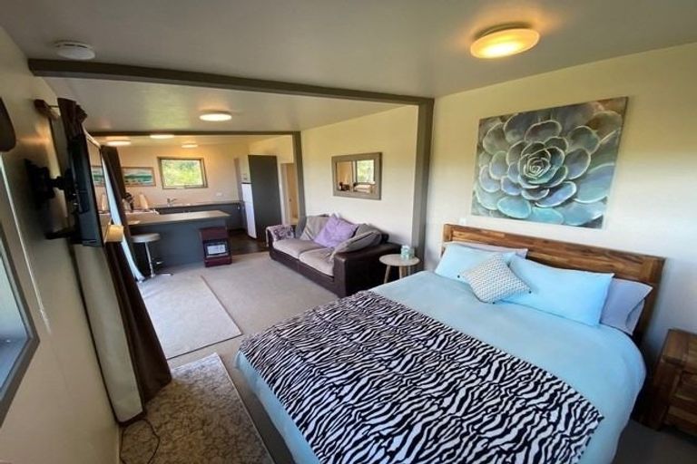 Photo of property in 55 Scarlys Way, Okitu, Gisborne, 4010