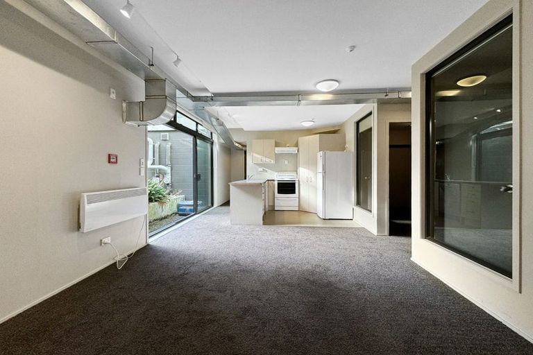Photo of property in Sharella Living, 20 Glenmore Street, Thorndon, Wellington, 6011