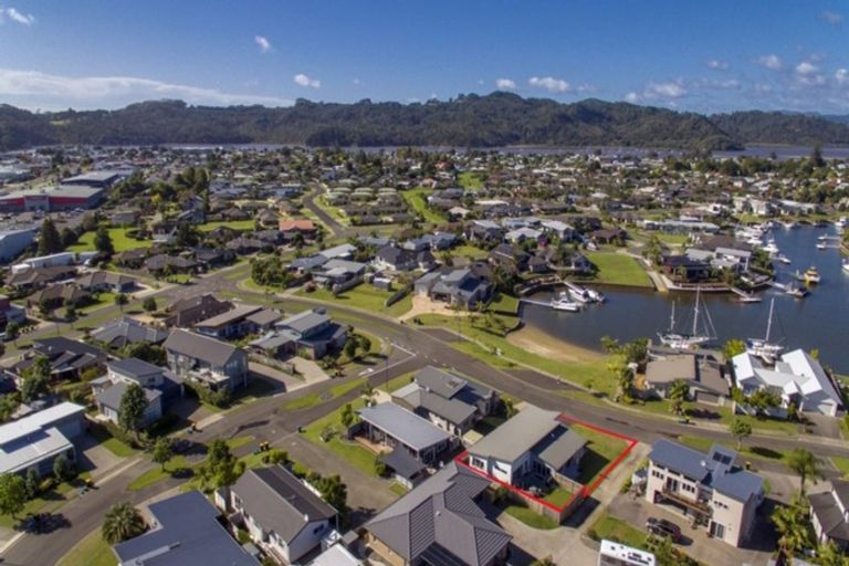 Photo of property in 10 Aquila Drive, Whitianga, 3510