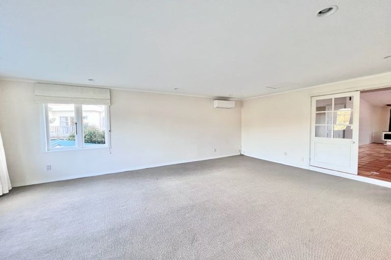 Photo of property in 76 Beach Road, Castor Bay, Auckland, 0620