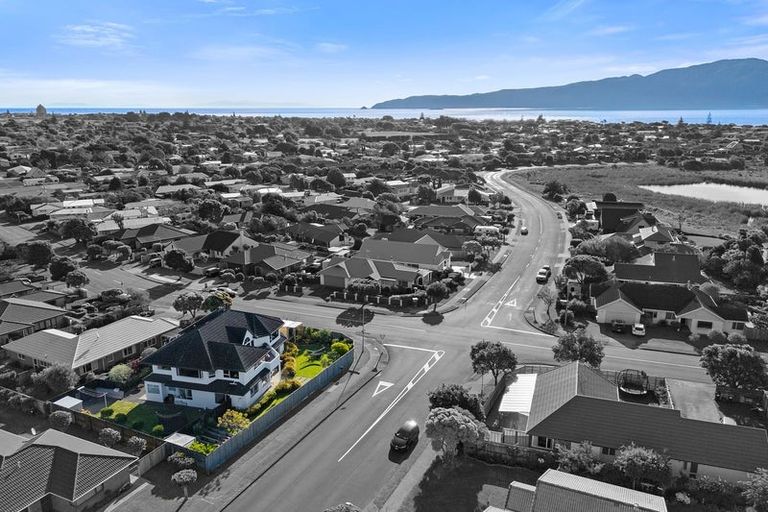 Photo of property in 324 Manly Street, Paraparaumu Beach, Paraparaumu, 5032