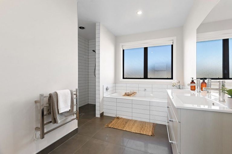 Photo of property in 1 Risinghurst Terrace, Lower Shotover, Queenstown, 9304