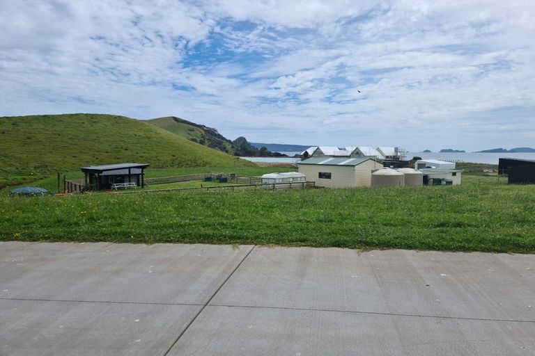 Photo of property in 12 Joyce Place, Opito Bay, 3592