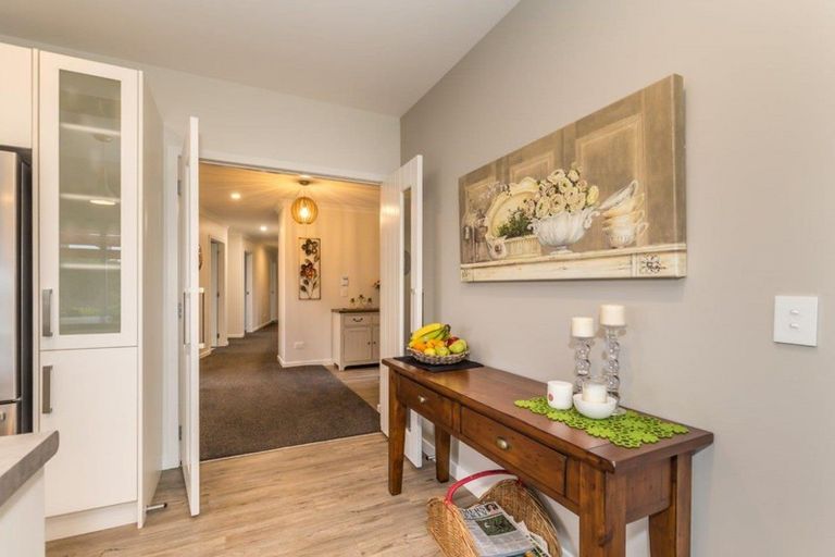 Photo of property in 9 Waipuna Grove, Levin, 5571