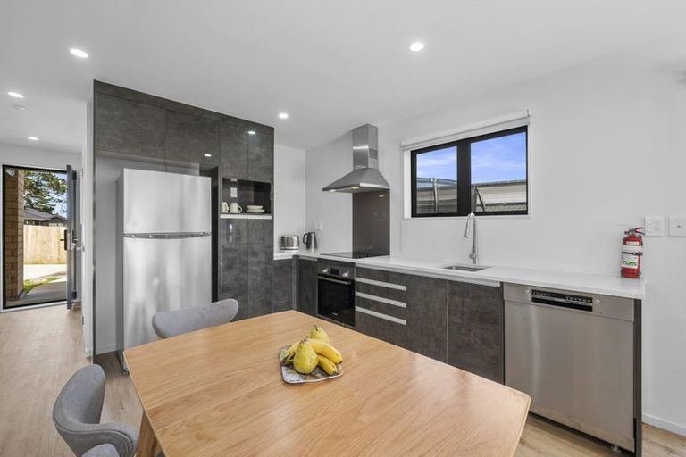 Photo of property in 16 Taupata Lane, Helensville, 0800