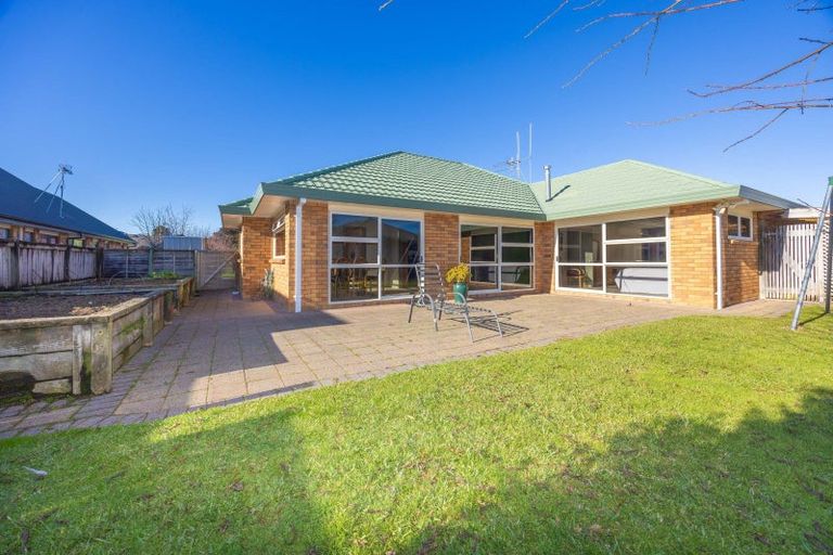Photo of property in 15 Roderick Place, Rototuna, Hamilton, 3210