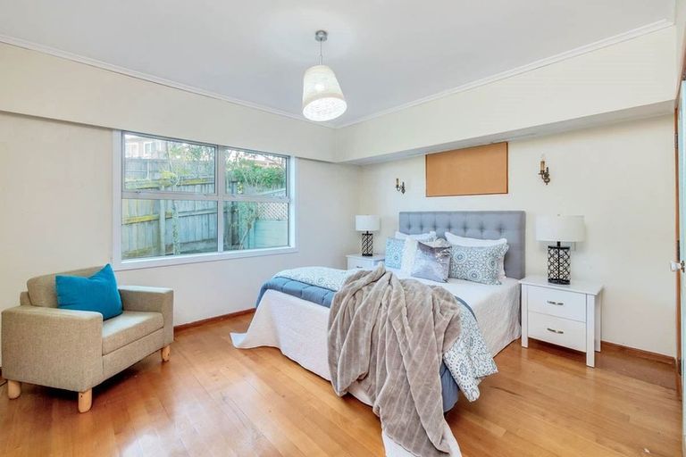 Photo of property in 14 Camelot Place, Glenfield, Auckland, 0629