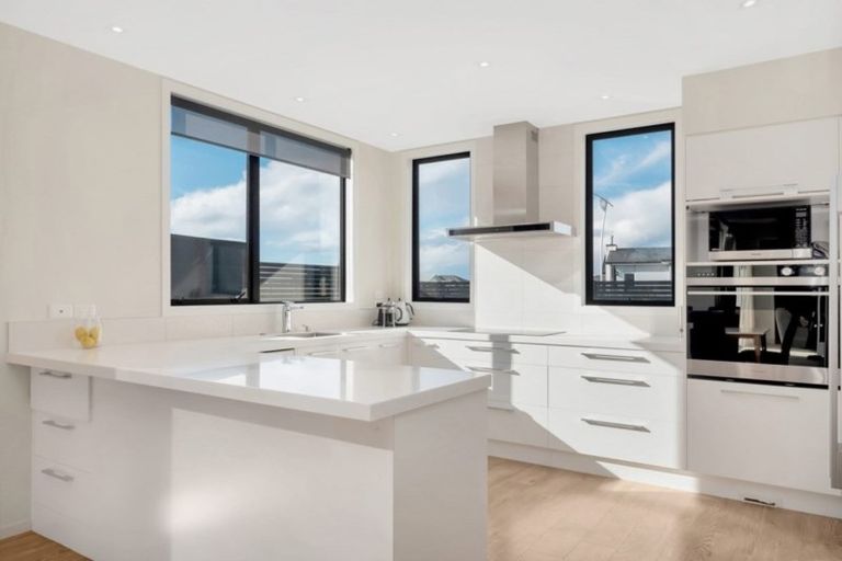 Photo of property in 33 Montia Close, Papamoa Beach, Papamoa, 3118