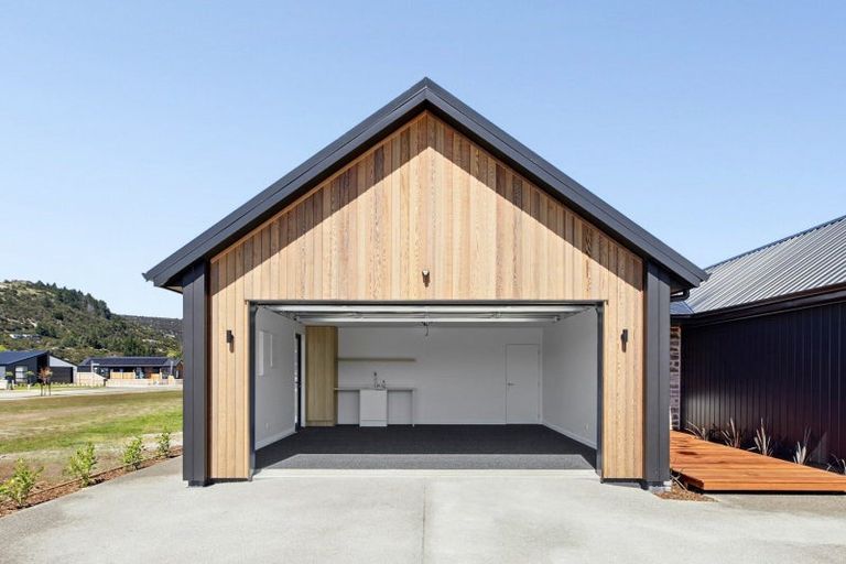 Photo of property in 14 Moonstone Street, Albert Town, Wanaka, 9305