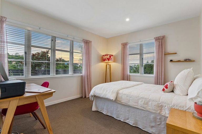 Photo of property in 72 Kiwitea Street, Sandringham, Auckland, 1041