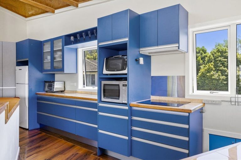 Photo of property in 22 Reeves Road, Acacia Bay, Taupo, 3330