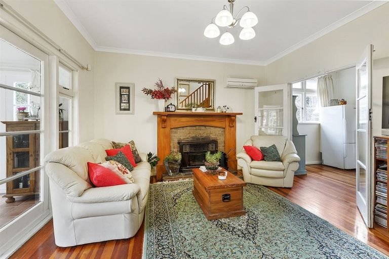 Photo of property in 108 Main Road, Tawa, Wellington, 5028