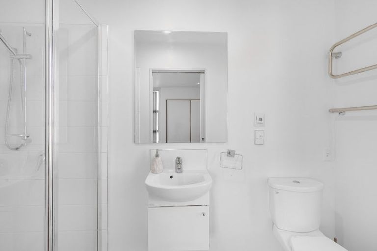 Photo of property in 547 Barbadoes Street, Edgeware, Christchurch, 8013