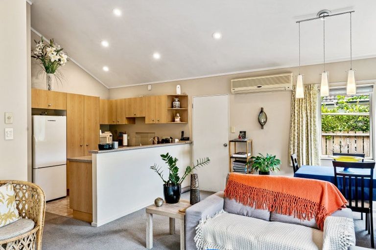 Photo of property in 2a Douglas Street, Kensington, Whangarei, 0112