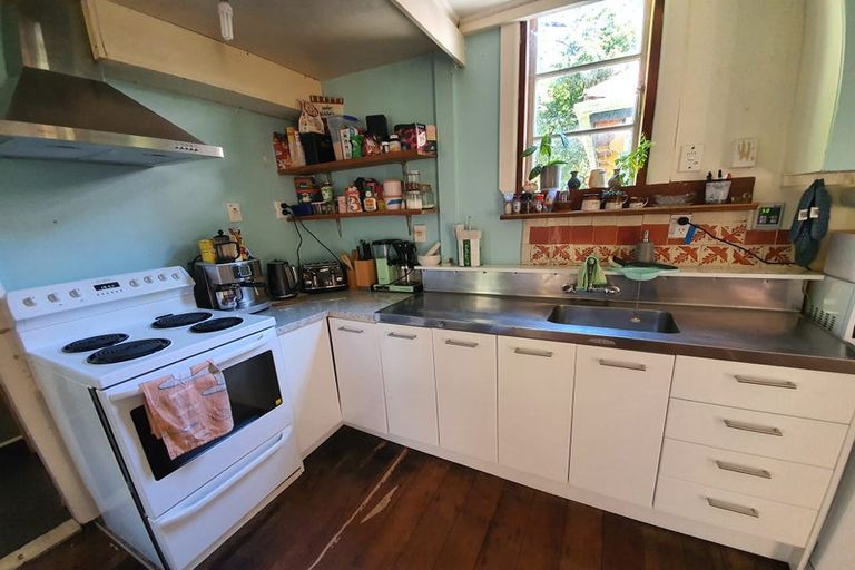 Photo of property in 36 Devon Street, Aro Valley, Wellington, 6021