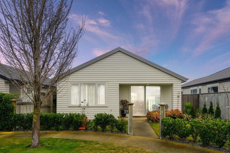 Photo of property in 19 Pounamu Place, Pegasus, 7612