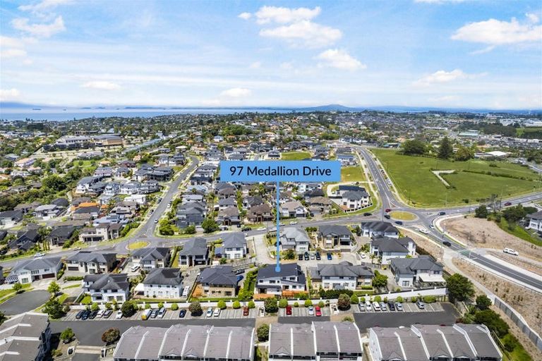 Photo of property in 97 Medallion Drive, Oteha, Auckland, 0632