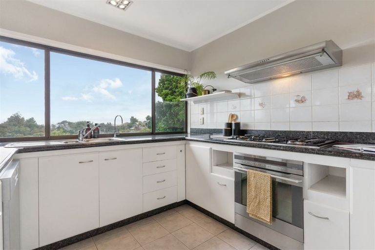 Photo of property in 2/111 Birkenhead Avenue, Birkenhead, Auckland, 0626