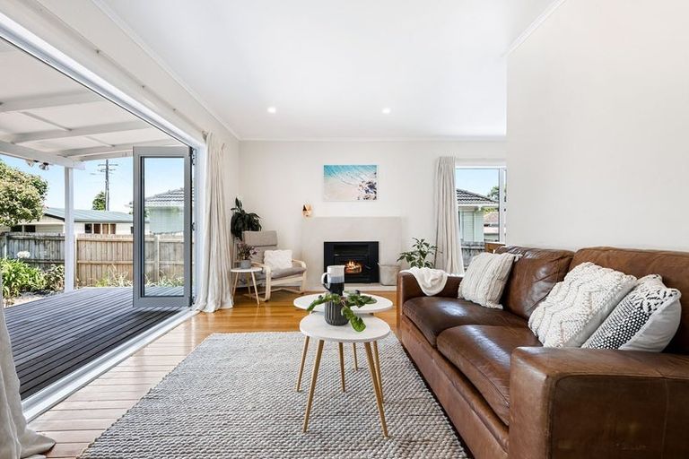 Photo of property in Peninsula Primary School, 61 Wharf Road, Te Atatu Peninsula, Auckland, 0610