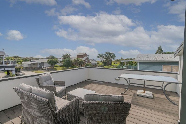 Photo of property in 4a Moray Place, Whiritoa, Whangamata, 3691
