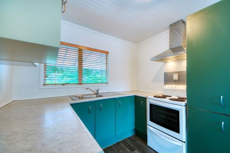 Photo of property in 8 Oakhaven Place, Ranui, Auckland, 0612