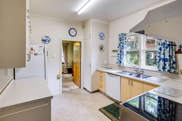 Photo of property in 16 Plassey Street, Havelock North, 4130