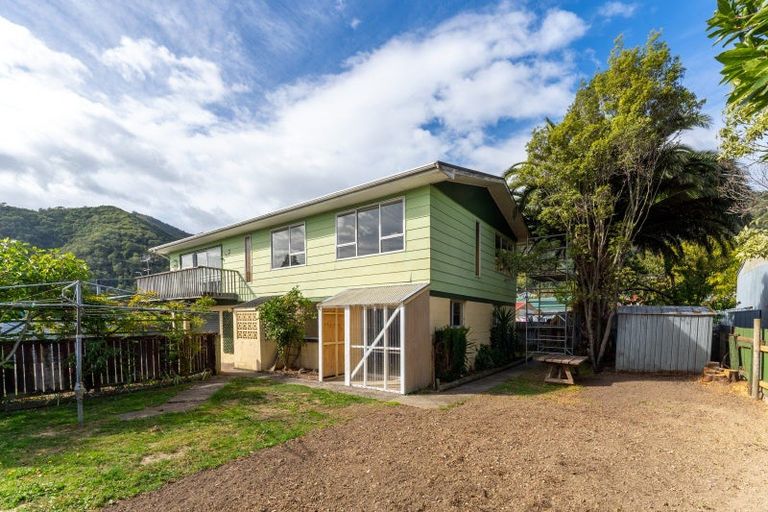 Photo of property in 51a Kent Street, Picton, 7220