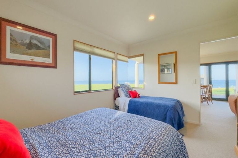 Photo of property in 5 Kon Tiki Road, Whiritoa, Whangamata, 3691