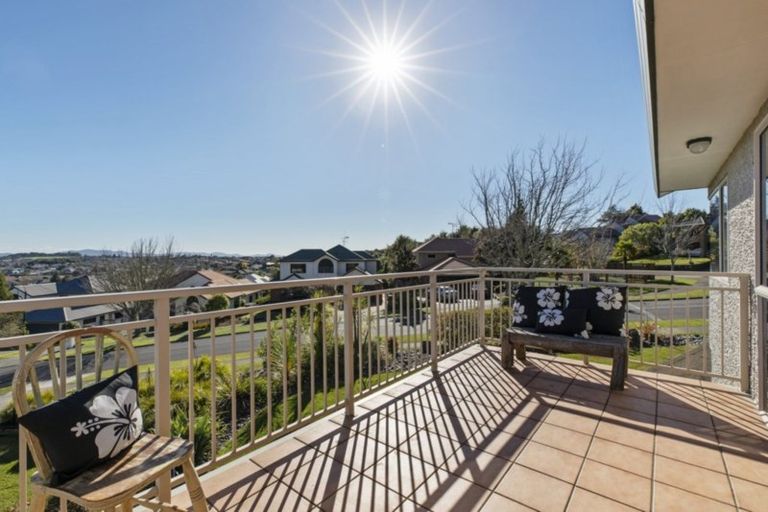 Photo of property in 17 Greenfield Drive, Western Heights, Hamilton, 3200