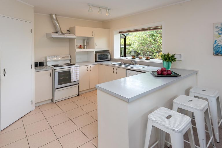 Photo of property in 2/2 Channing Crescent, Botany Downs, Auckland, 2010