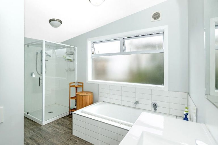 Photo of property in 11 Wellington Street, Te Hapara, Gisborne, 4010