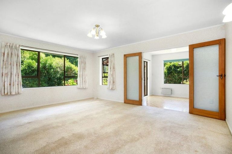 Photo of property in 18 Rossiter Street, Tawa, Wellington, 5028