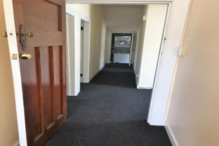 Photo of property in 17 Hankey Street, Mount Cook, Wellington, 6011