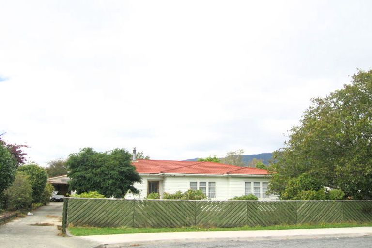 Photo of property in 48 Ebdentown Street, Ebdentown, Upper Hutt, 5018