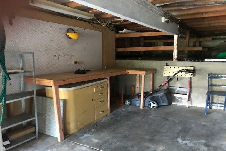 Photo of property in 2 Mcarthur Street, Terrace End, Palmerston North, 4410