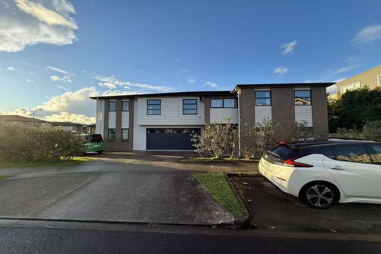 Photo of property in 30 Rohi Place, Flat Bush, Auckland, 2019