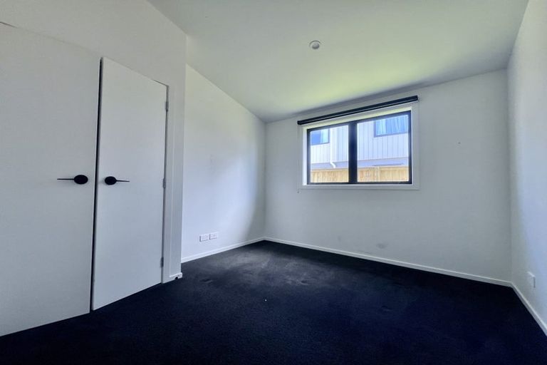 Photo of property in 57 Kelman Road, Kelston, Auckland, 0602